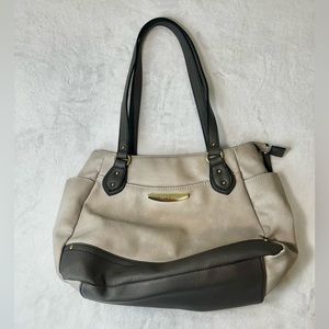 Rosetti vintage, cream and gray hand bag